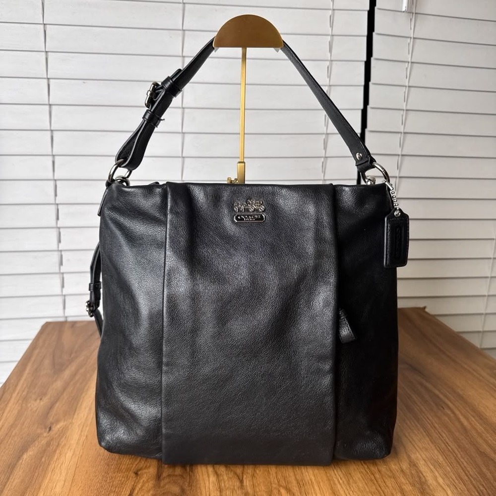 Coach Madison Isabelle Black Leather Hobo Shoulder Bag 21224 - Picture 2 of 16